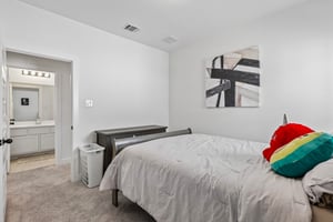 Seneca Lake Dr-S2704-035.jpg
