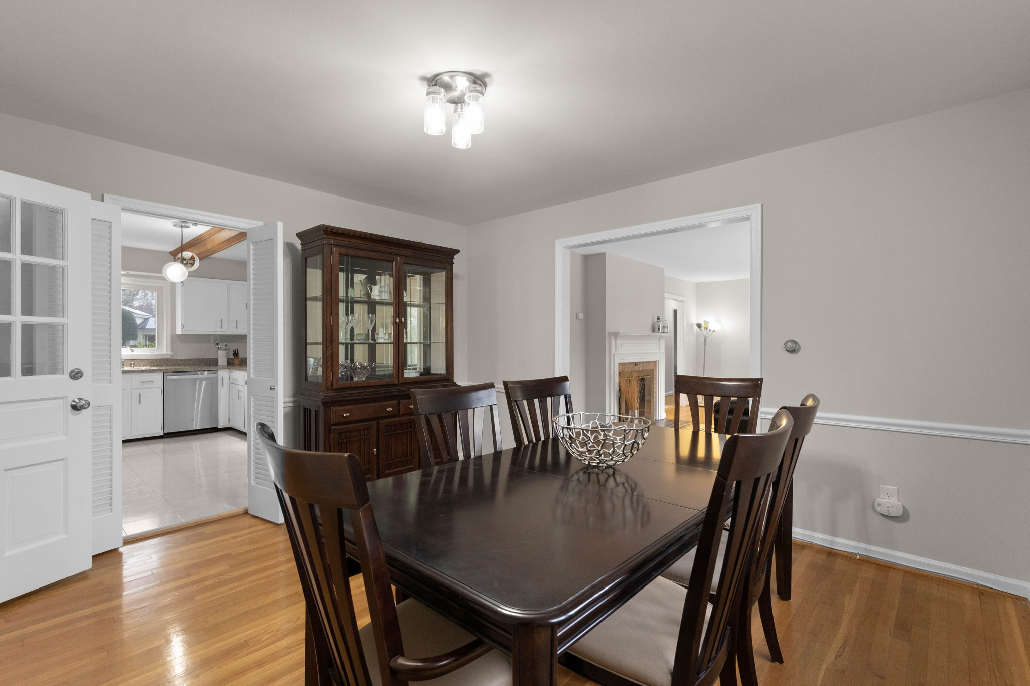 13528 Glen Mill Rd, Rockville, MD 20850, USA Photo 11
