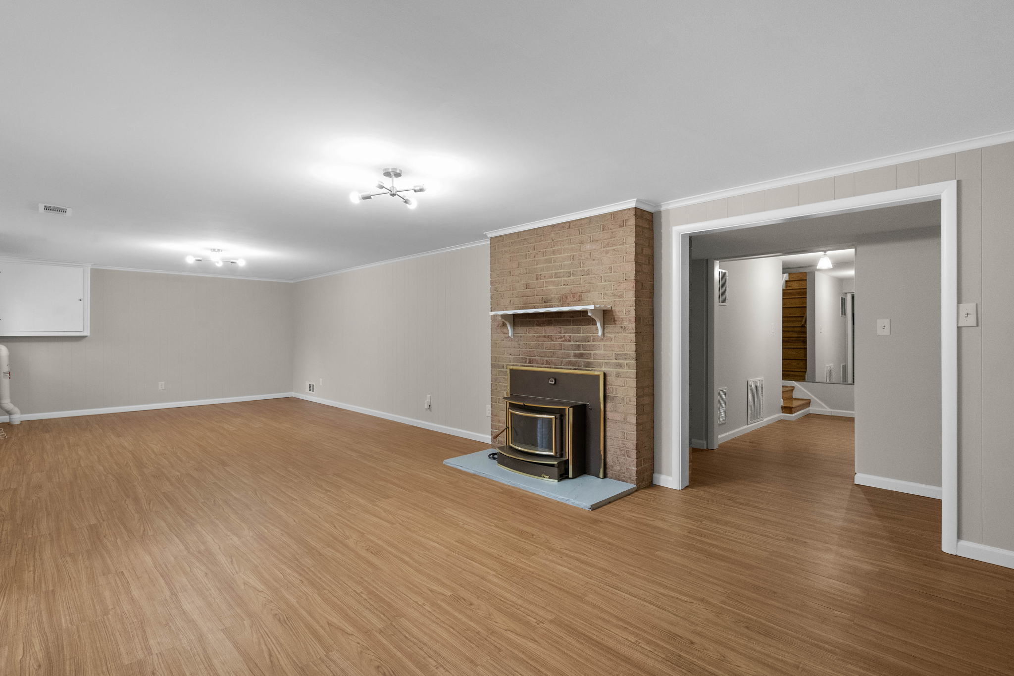 13528 Glen Mill Rd, Rockville, MD 20850, USA Photo 44