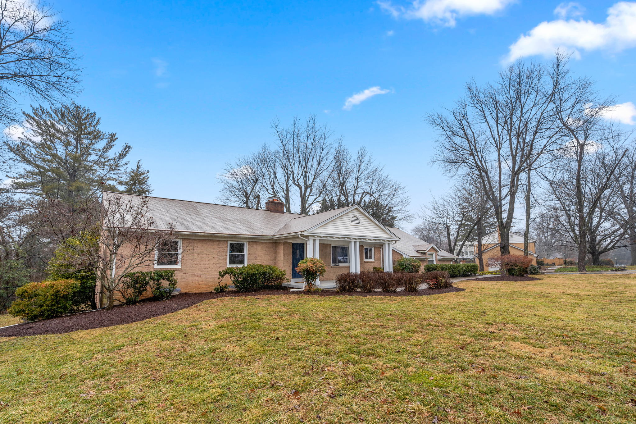13528 Glen Mill Rd, Rockville, MD 20850, USA Photo 4