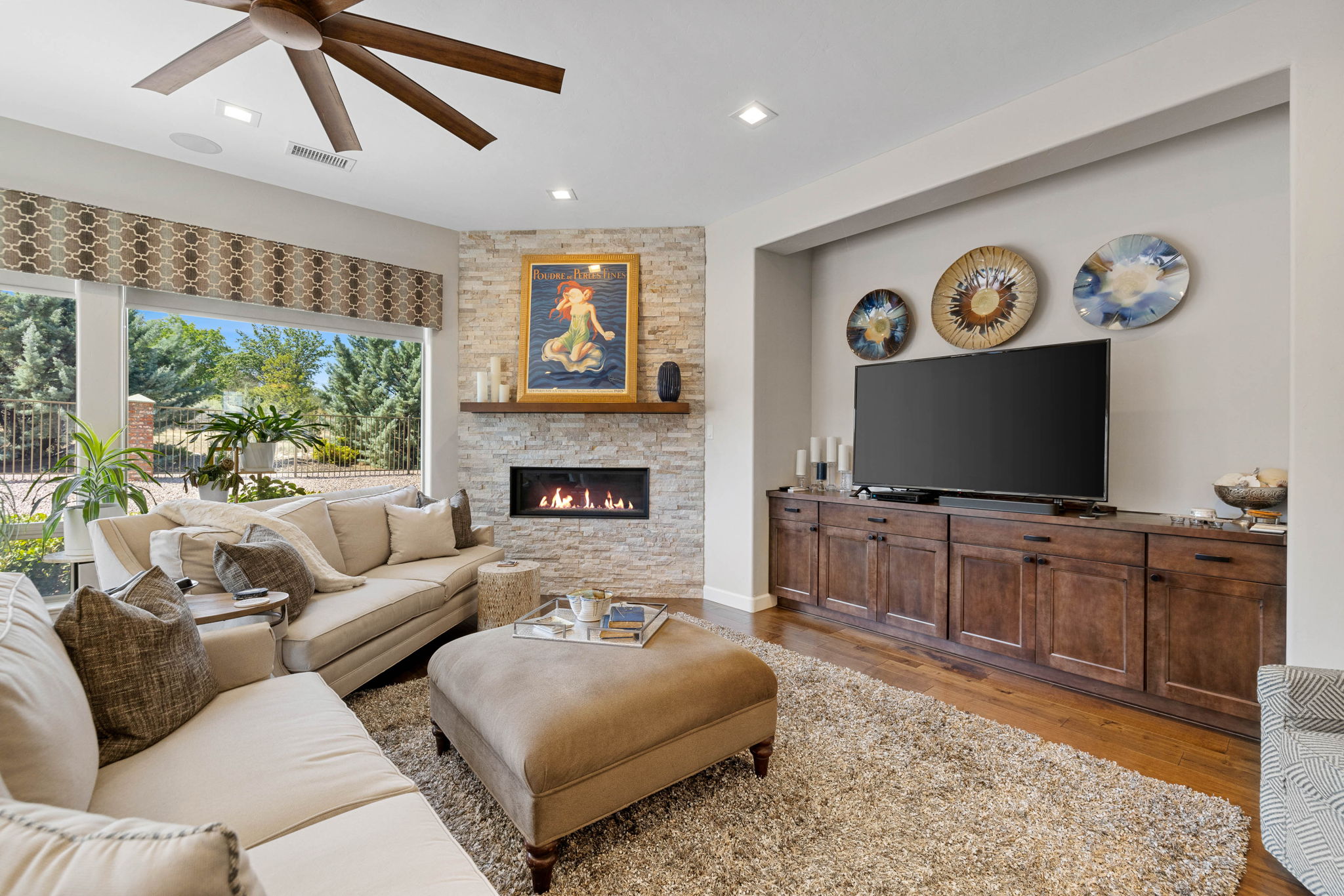 Living Room (2)