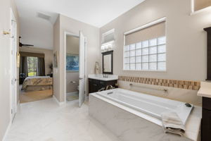 Primary Bathroom (2)