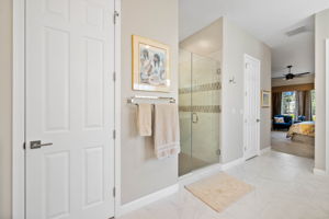 Primary Bathroom (4)