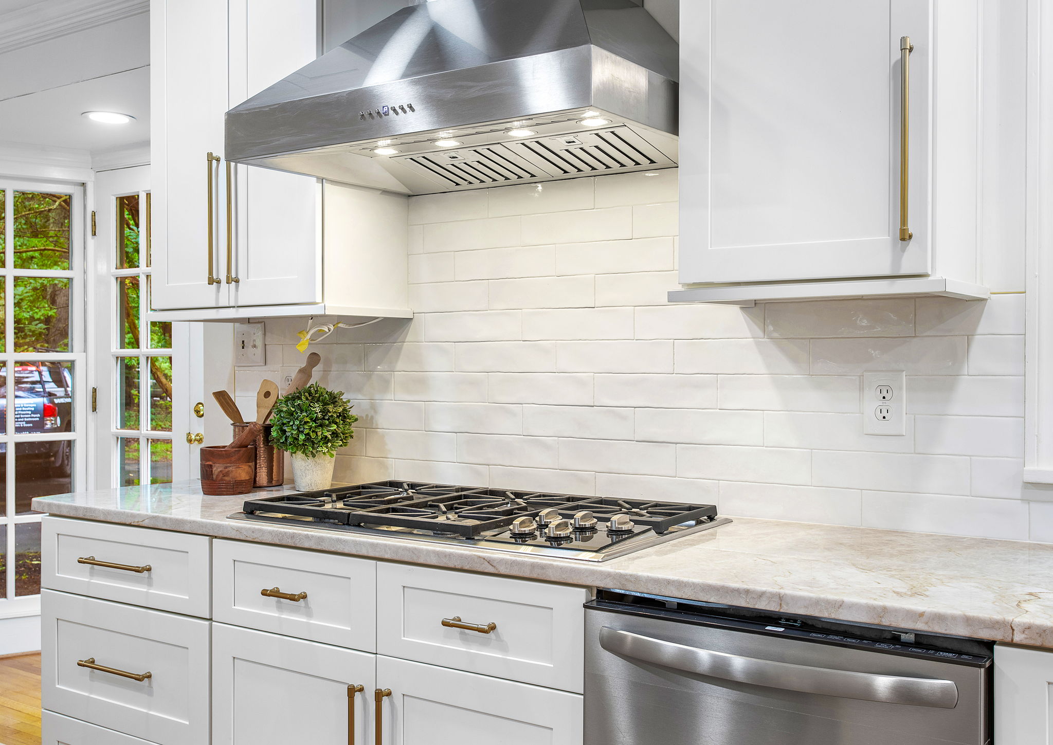 18-Kitchen Range