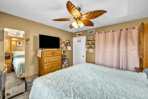 13540 Mt Shasta St_23