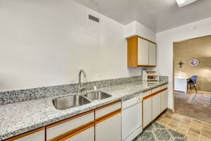 13540 Mt Shasta St_12