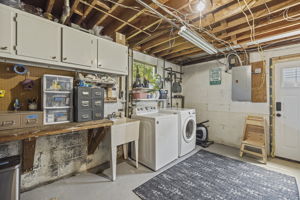 Utility Room - Washer (2019), Dryer (2022)