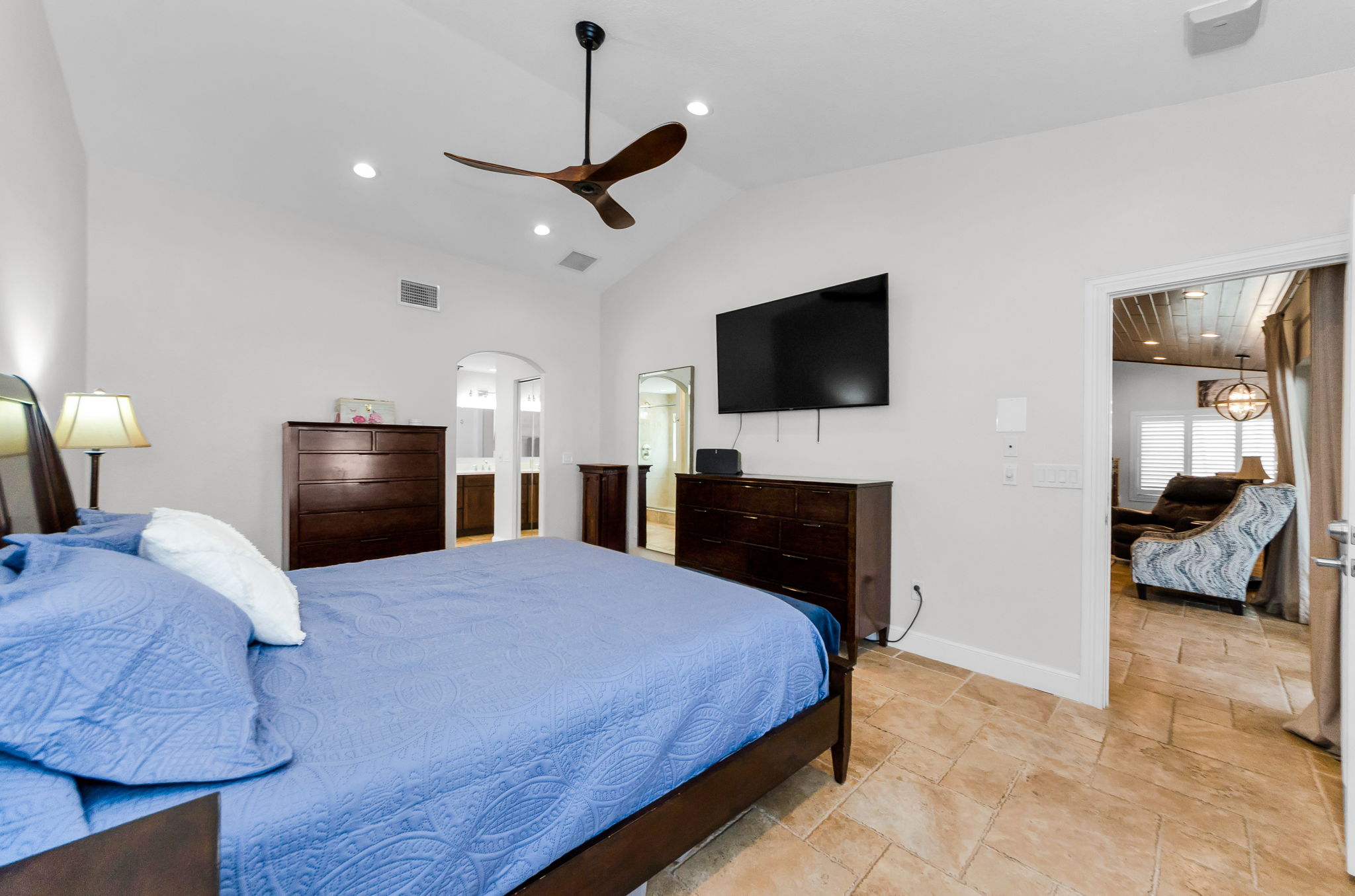 Master Bedroom 1b