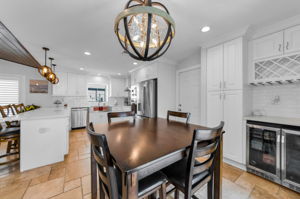 Kitchen Eat-In 2