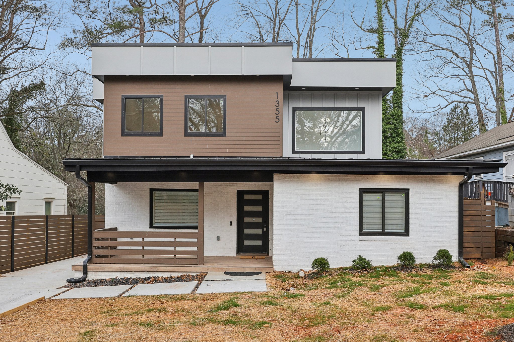 Lockwood Dr SW-002.jpg