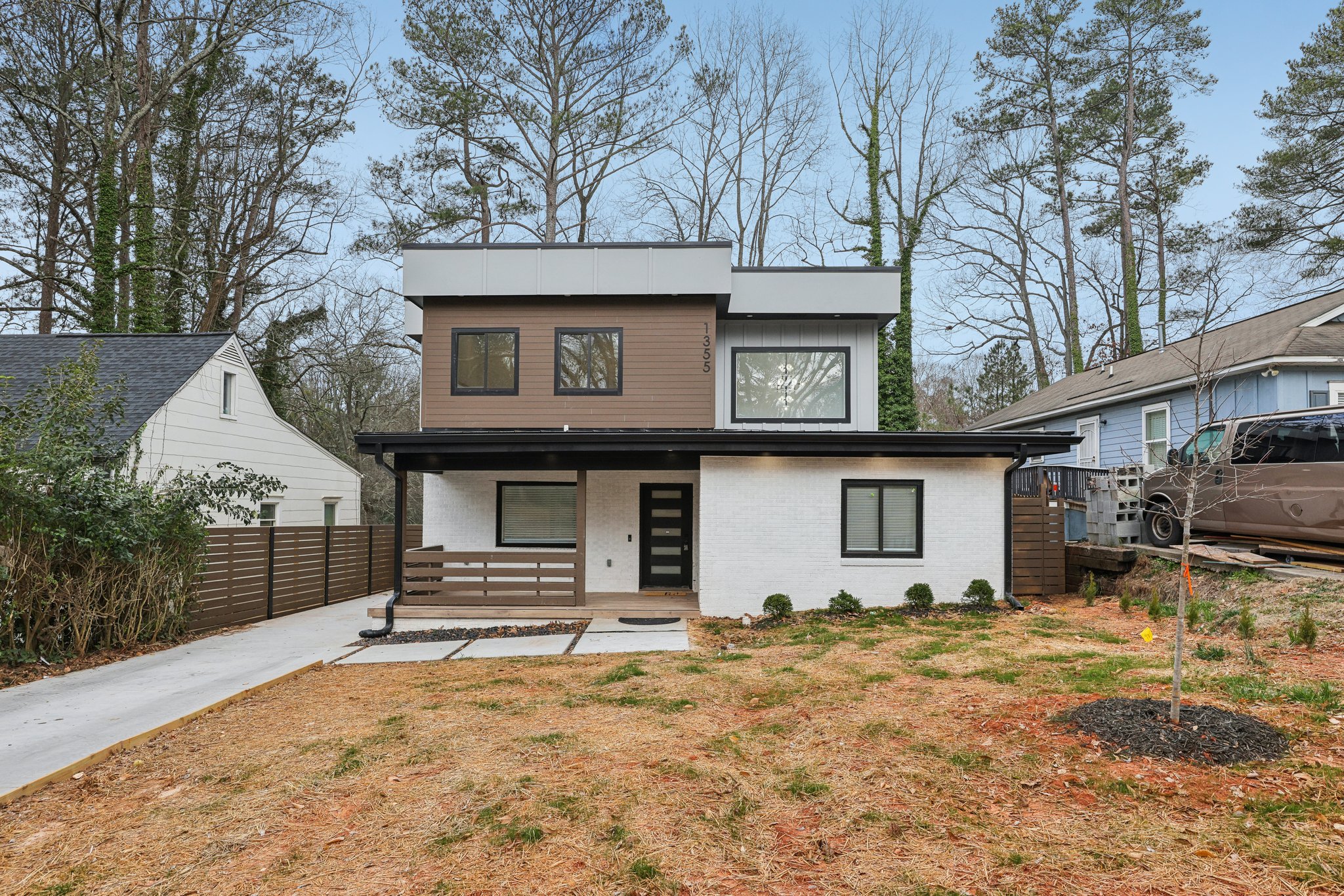Lockwood Dr SW-003.jpg