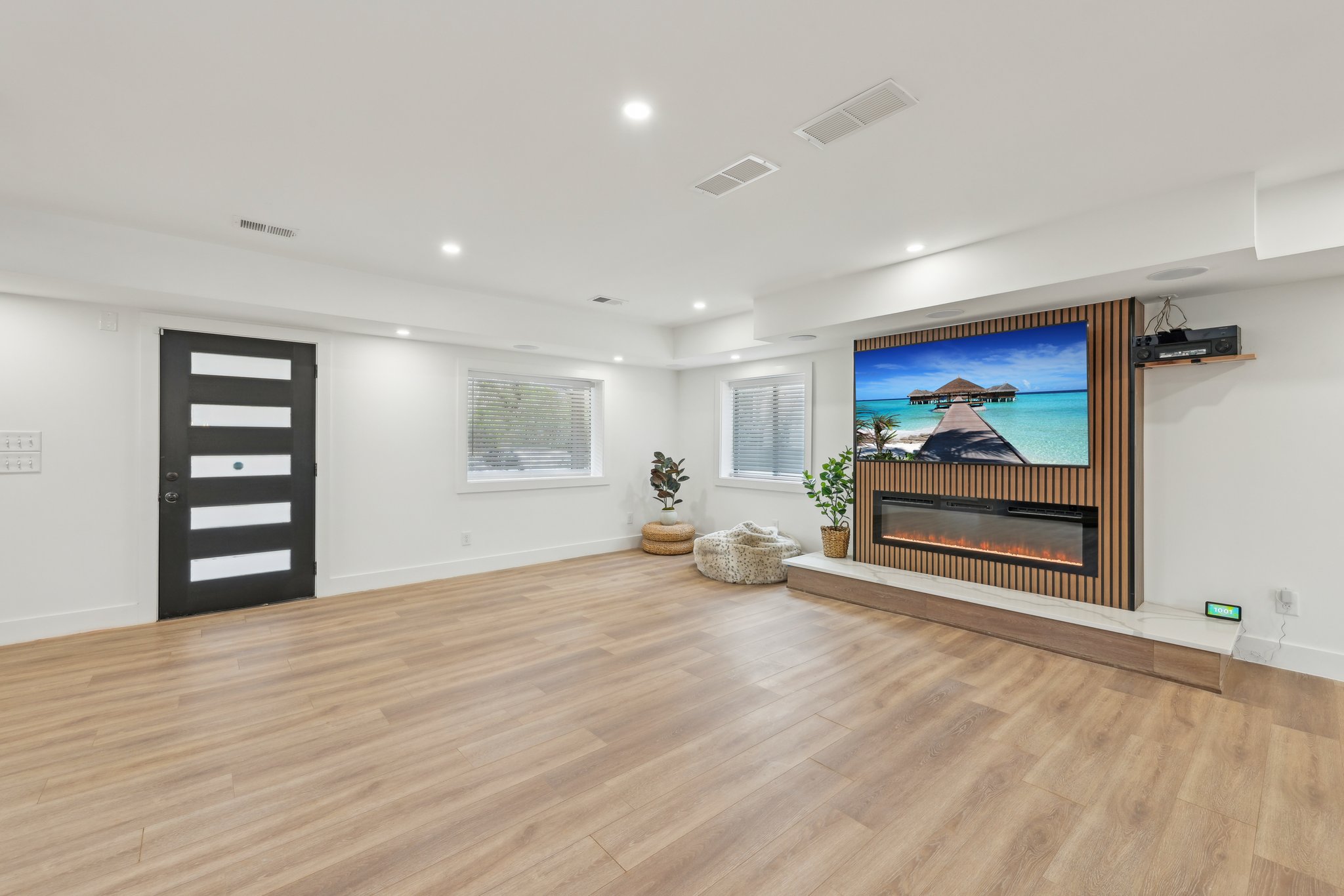 Lockwood Dr SW-008.jpg
