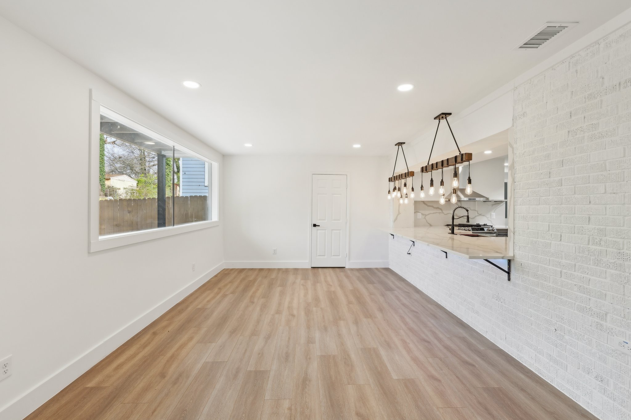 Lockwood Dr SW-011.jpg