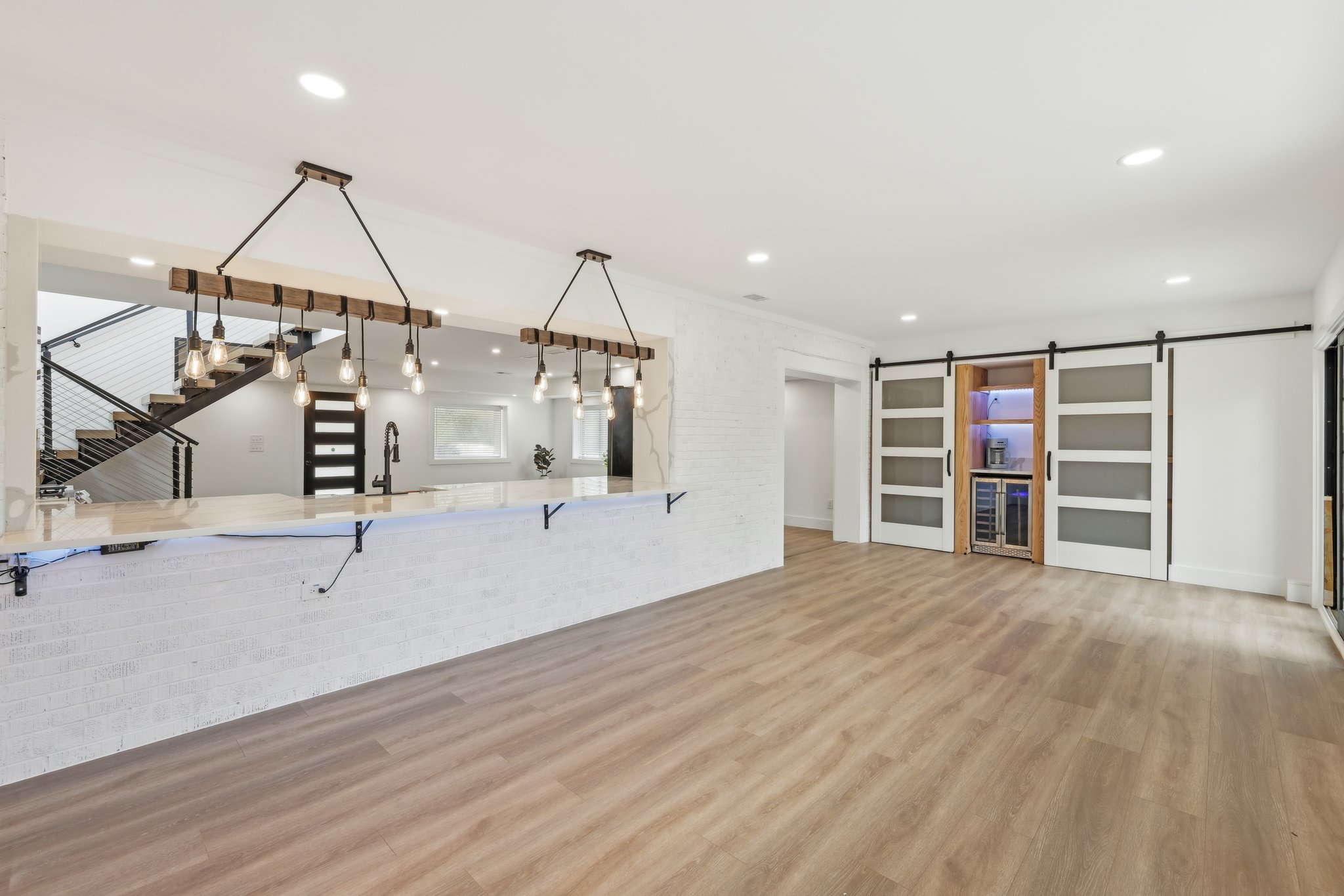 Lockwood Dr SW-014.jpg