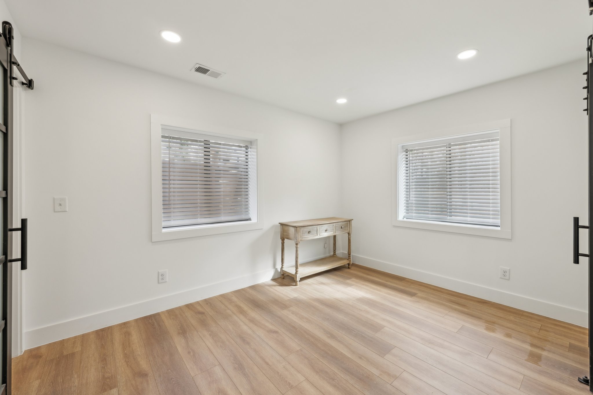 Lockwood Dr SW-026.jpg