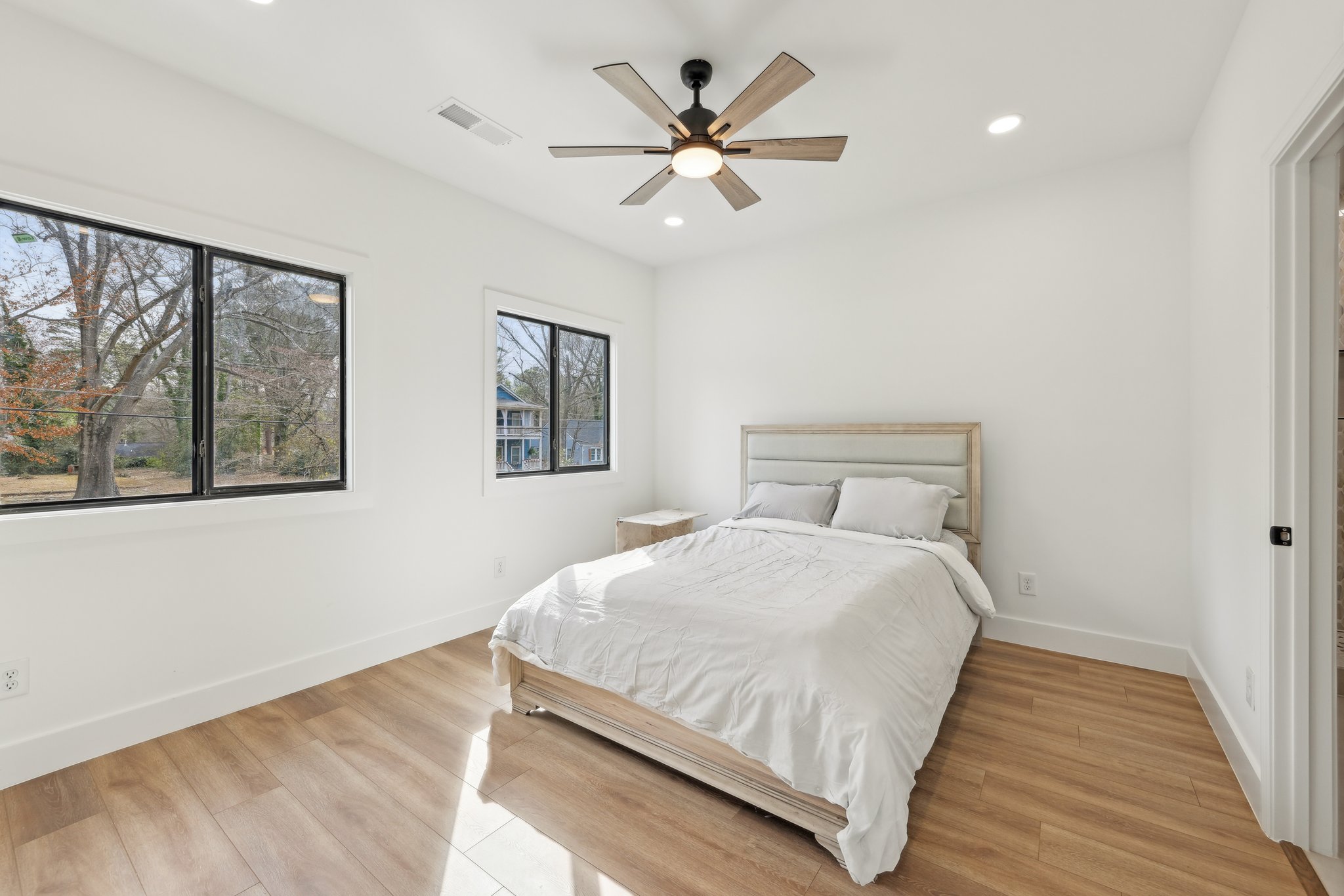 Lockwood Dr SW-033.jpg