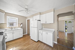 Eat In Kitchen