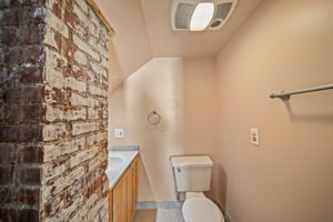 Natural Looking Half Bath