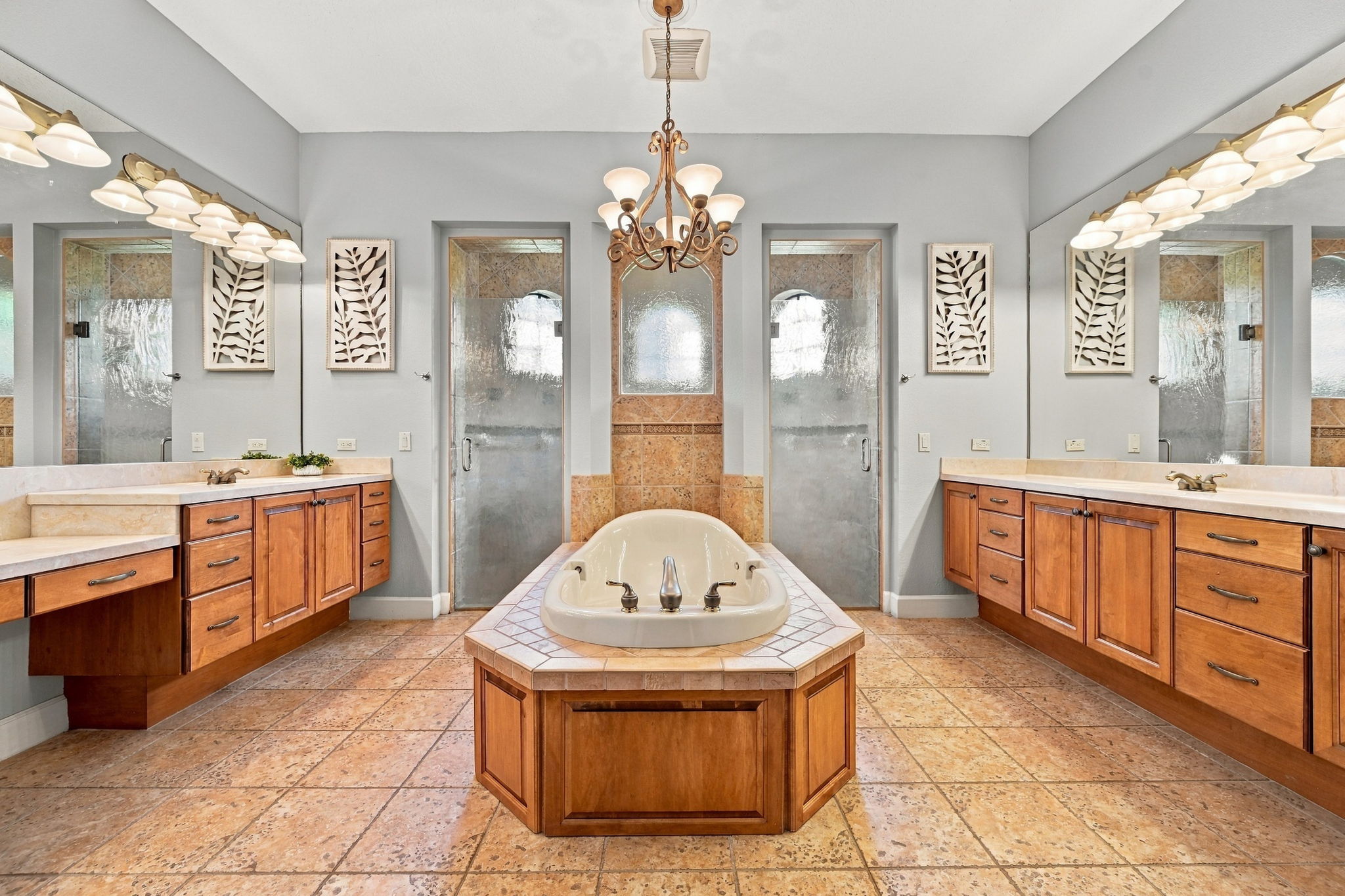 Primary Bathroom1f