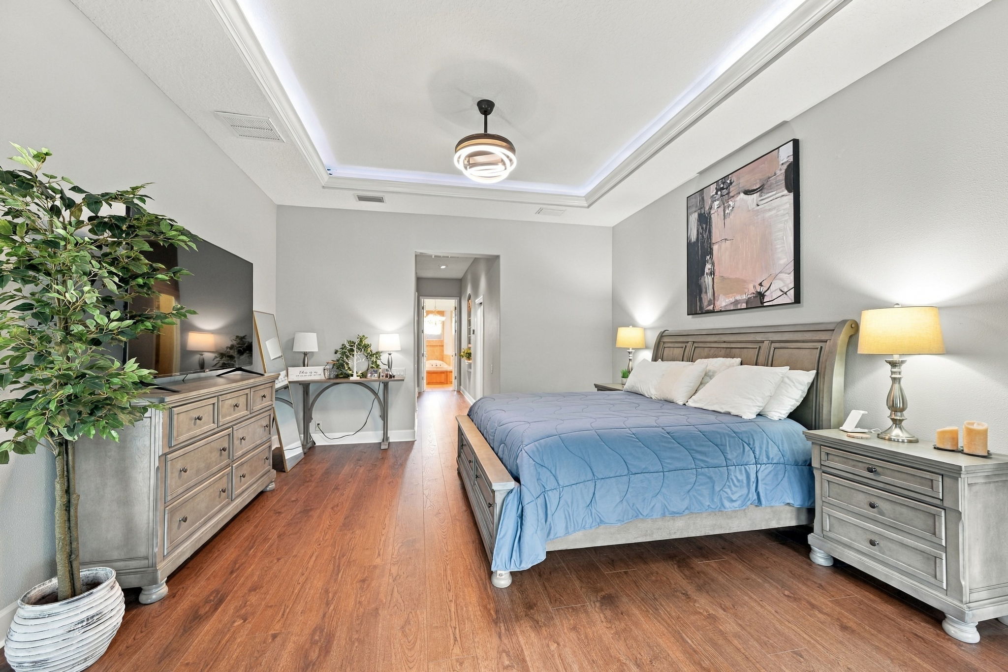 Primary Bedroom1b