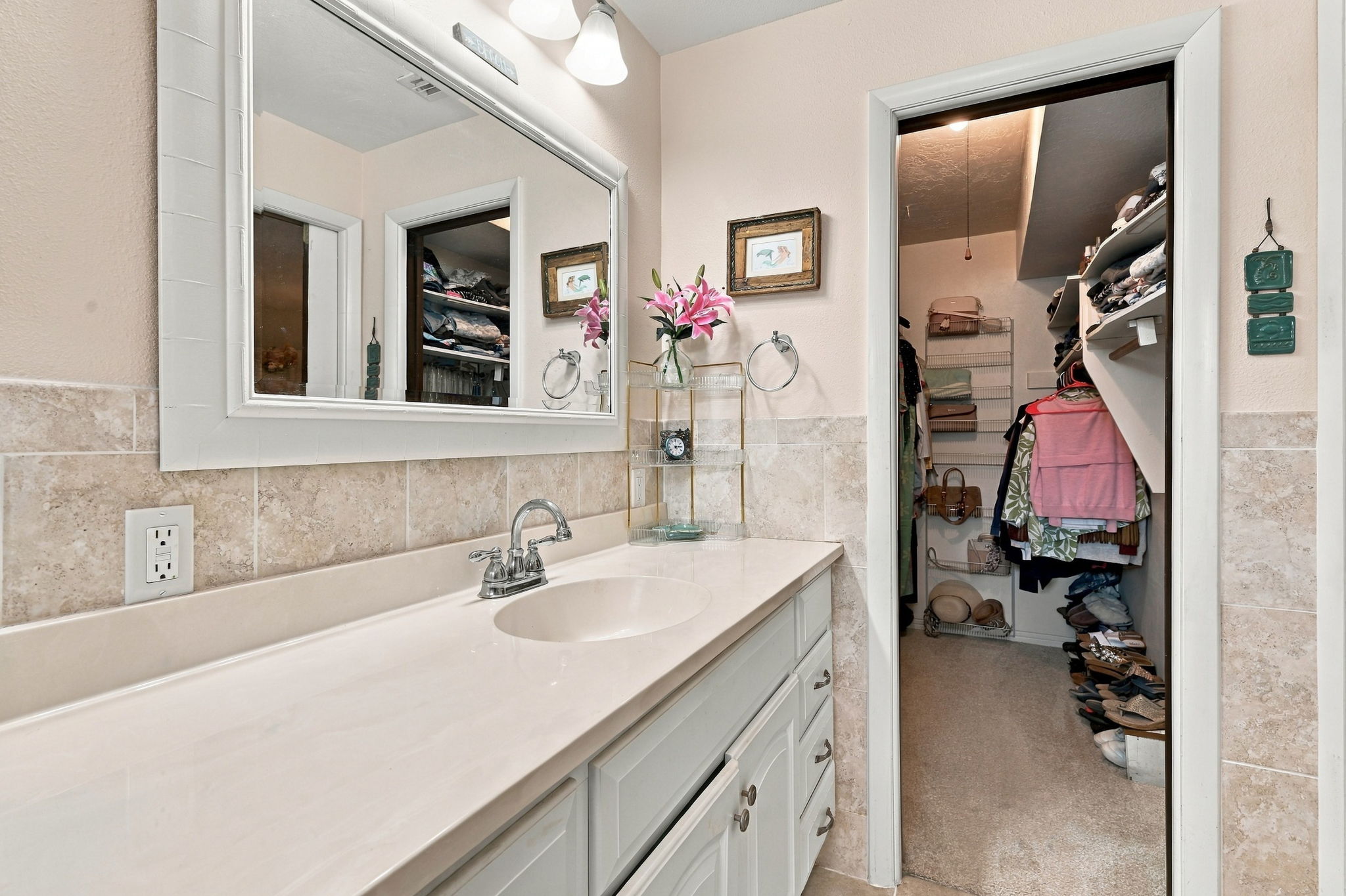 Primary Bathroom1b