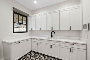 Laundry Room (2)