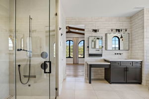 Primary Bathroom (7)