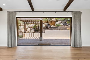 Family Room (5)