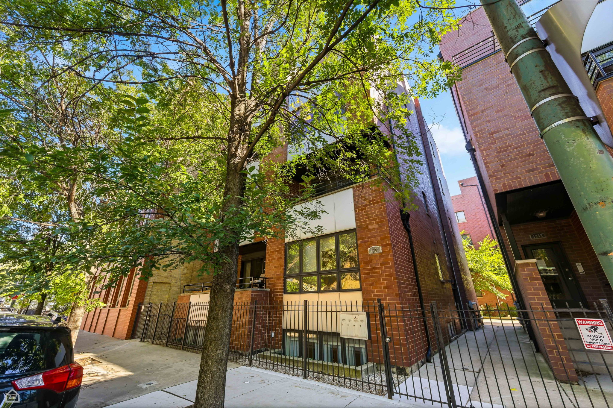 1357 N Noble St 4_CHP2025_001