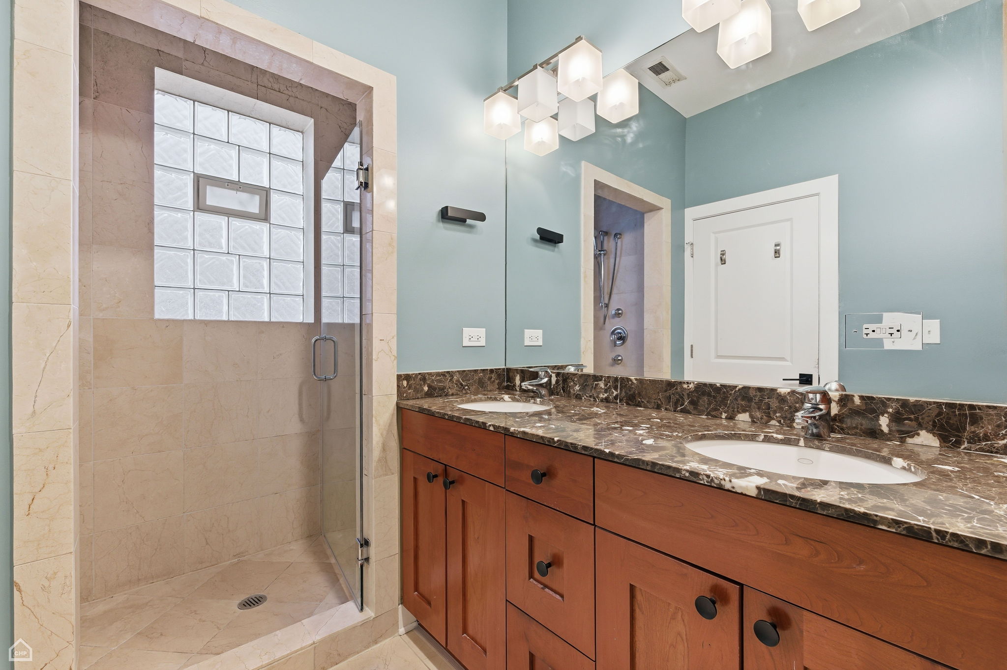 1357 N Noble St 4_CHP2025_017