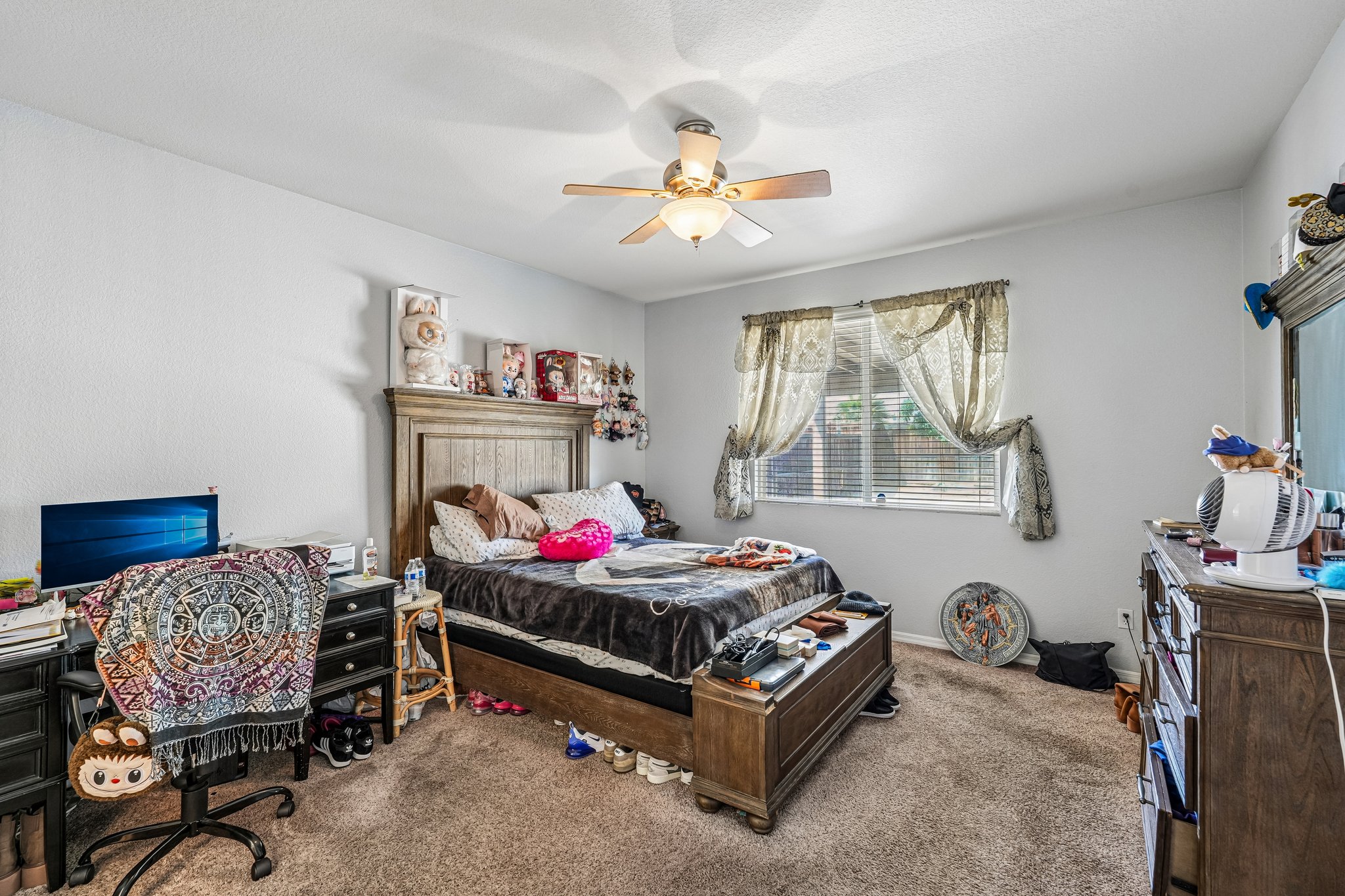 Kitty Hawk St-S2504-024.jpg