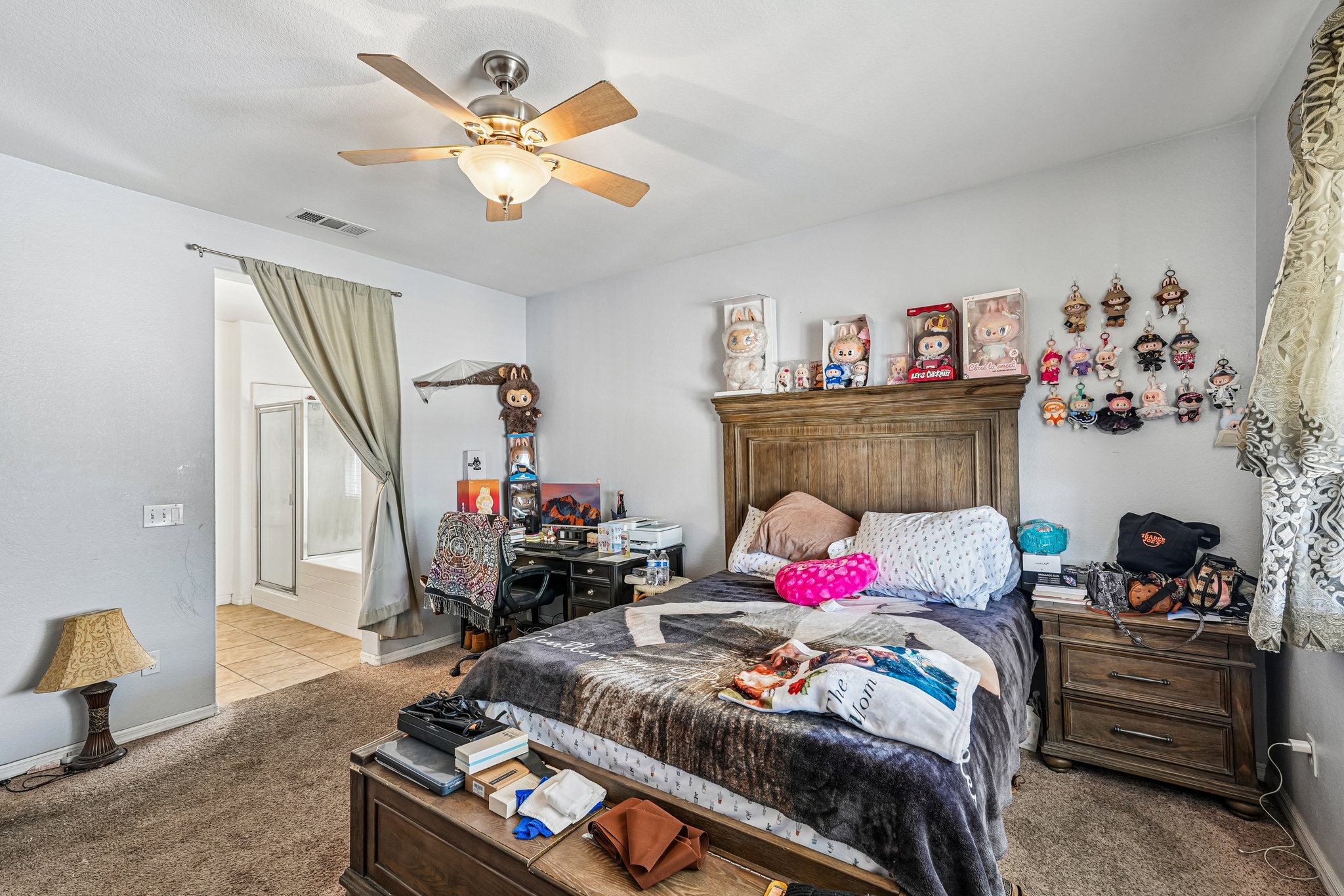 Kitty Hawk St-S2504-025.jpg