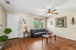 Kitty Hawk St-S2504-004.jpg