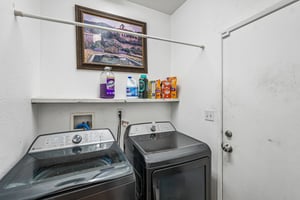 Kitty Hawk St-S2504-014.jpg