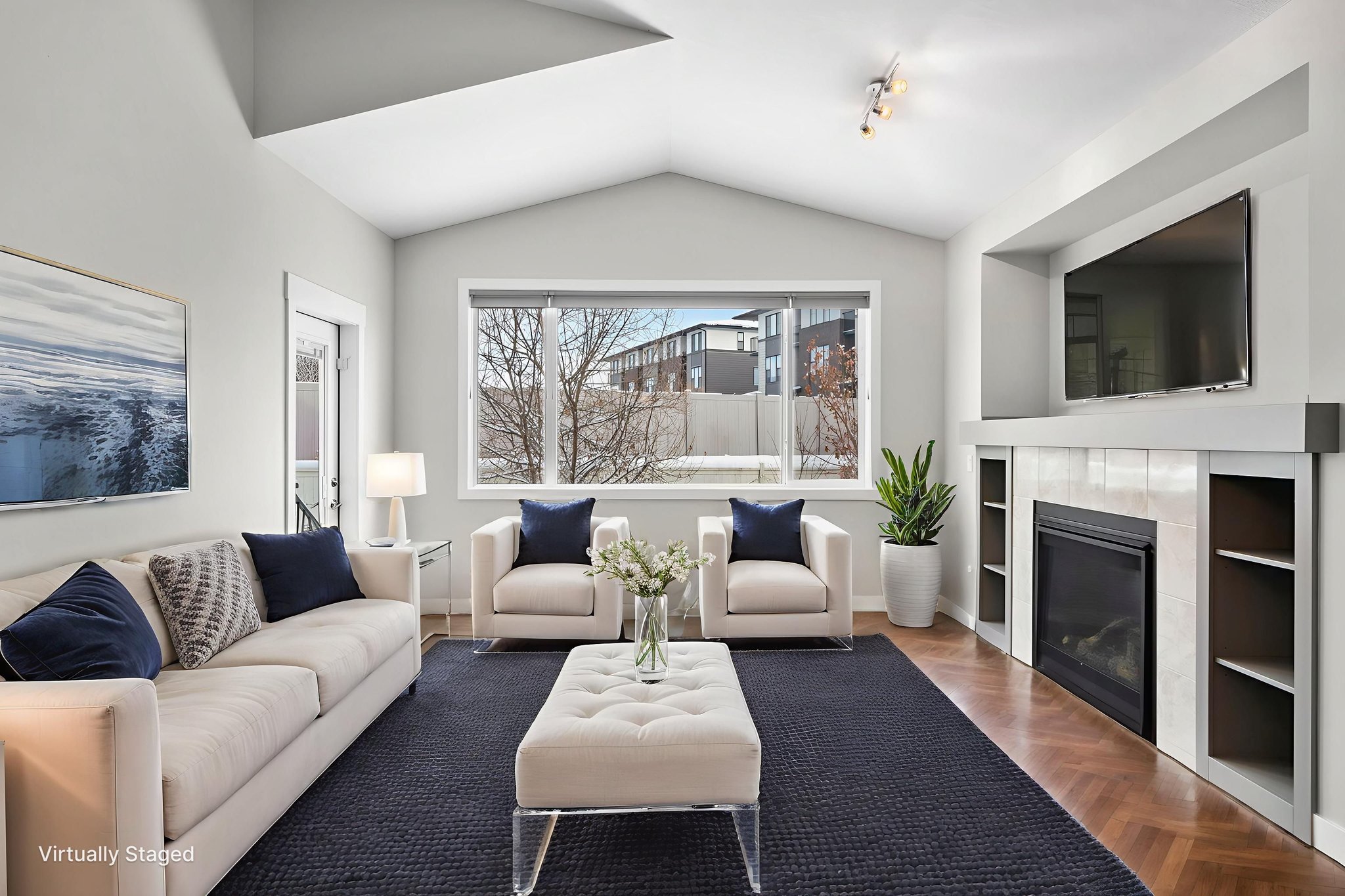 DSC09739 virtually staged.jpeg