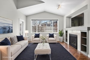 DSC09739 virtually staged.jpeg