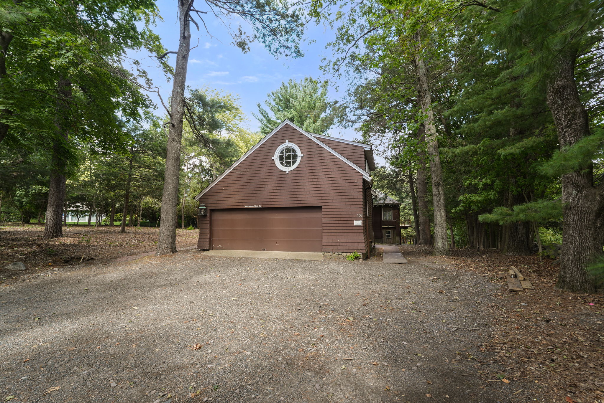 Exterior (2 of 10)