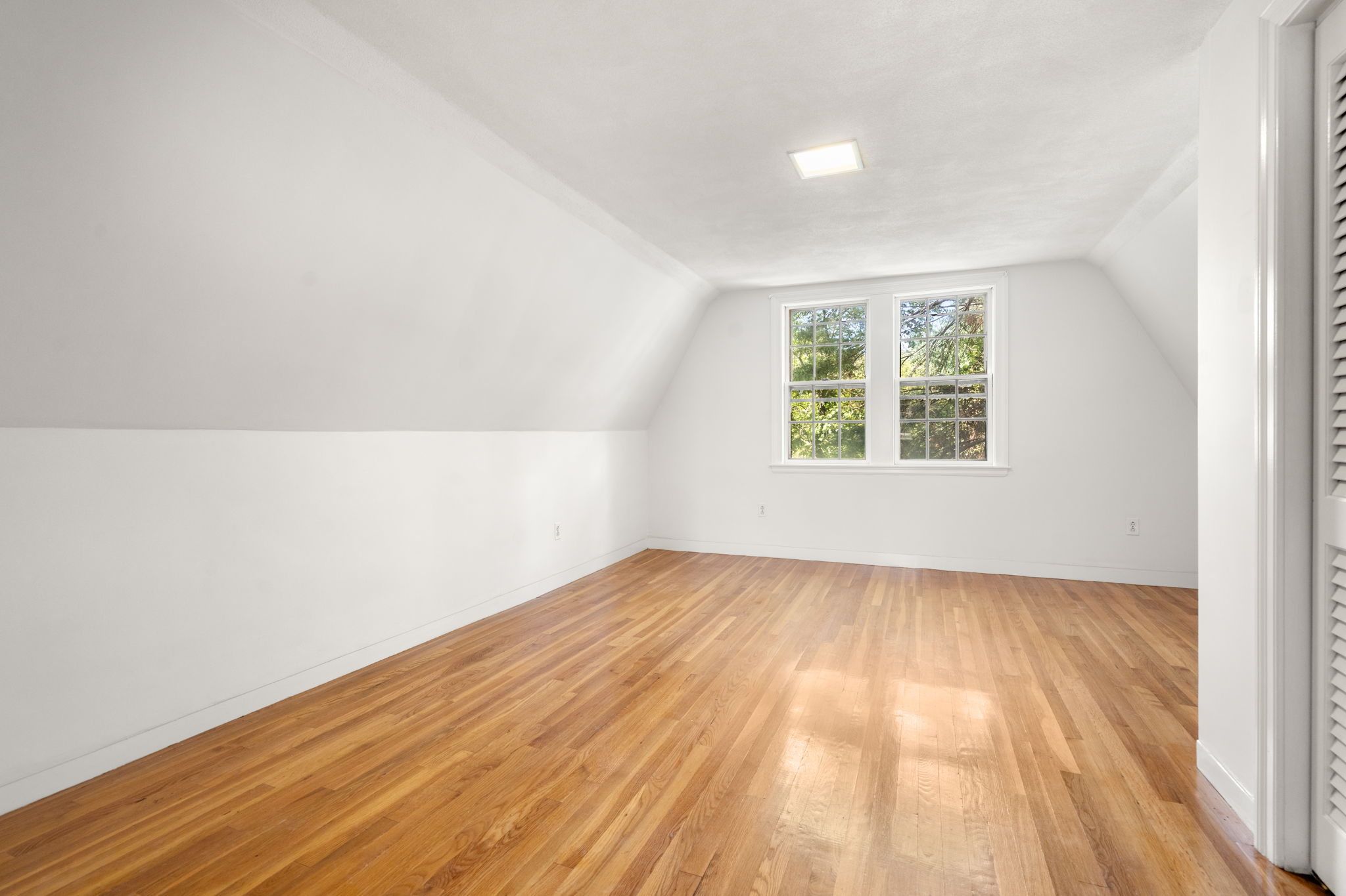 Interior (31 of 38)