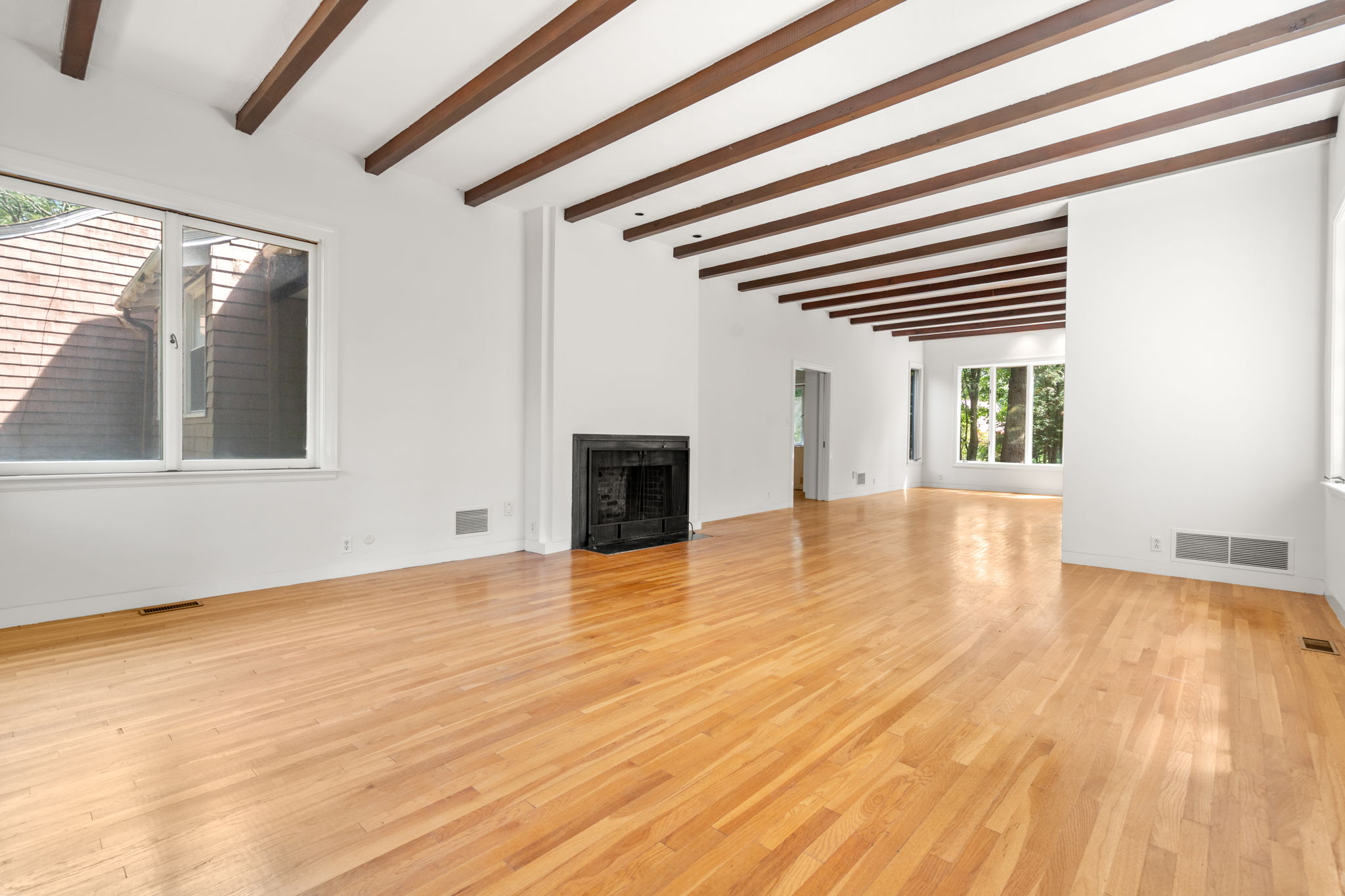 Interior (11 of 38)