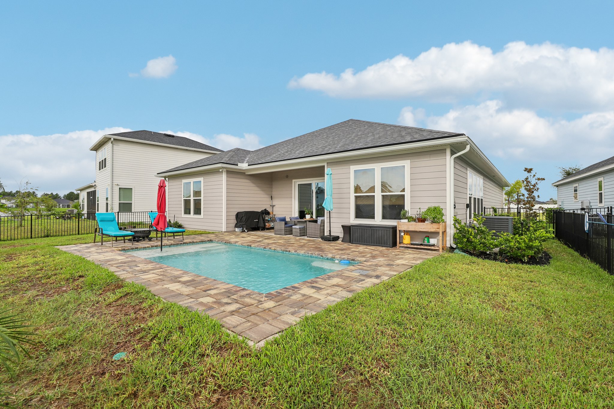 Iris Creek Dr-S1709-045.jpg