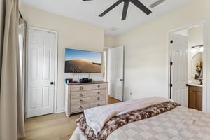 Iris Creek Dr-S1709-038.jpg