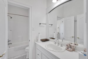  Photo 30