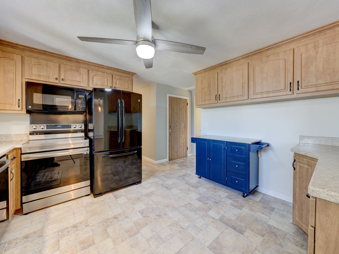  Photo 34