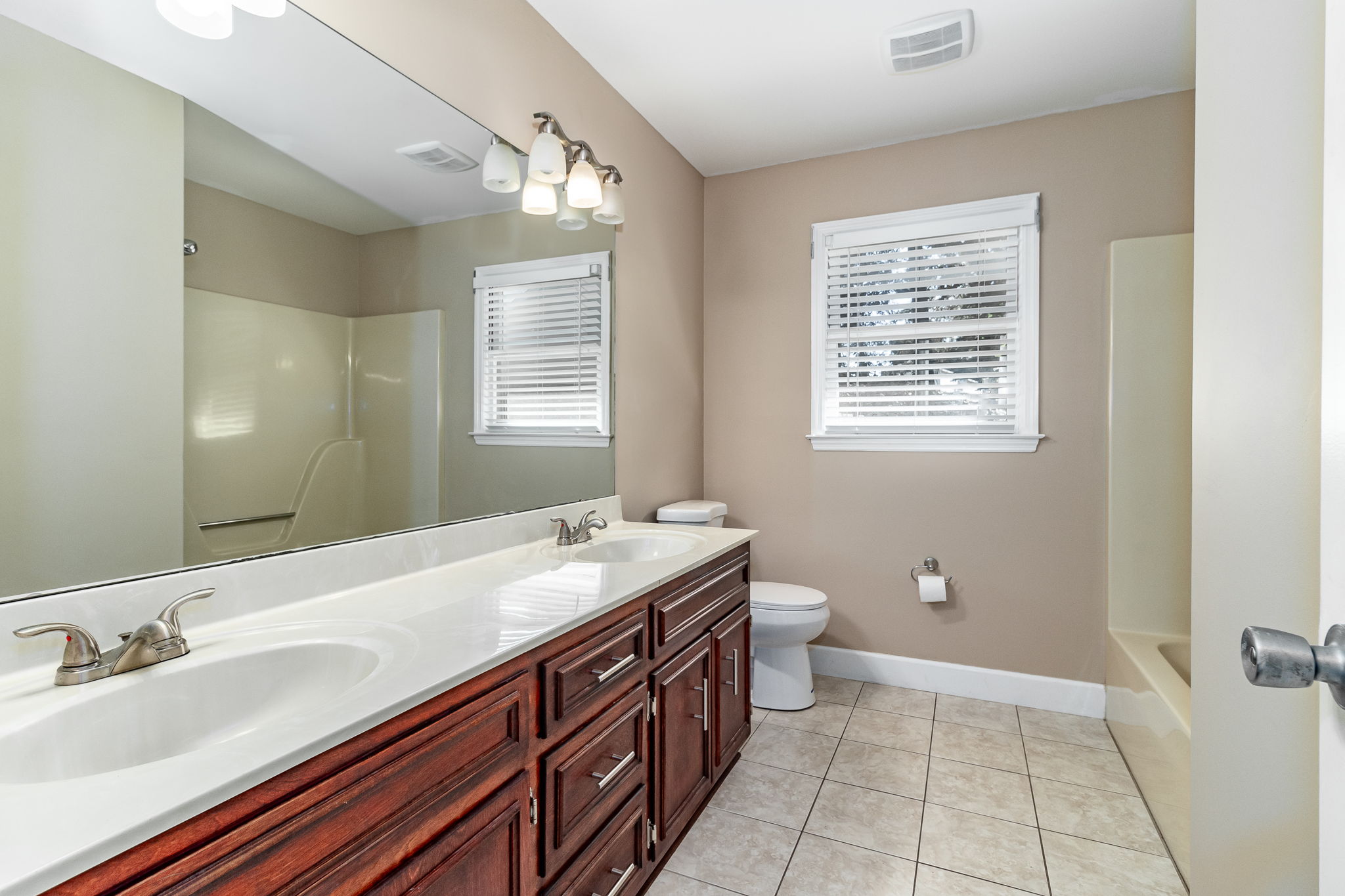 Full Bath 2