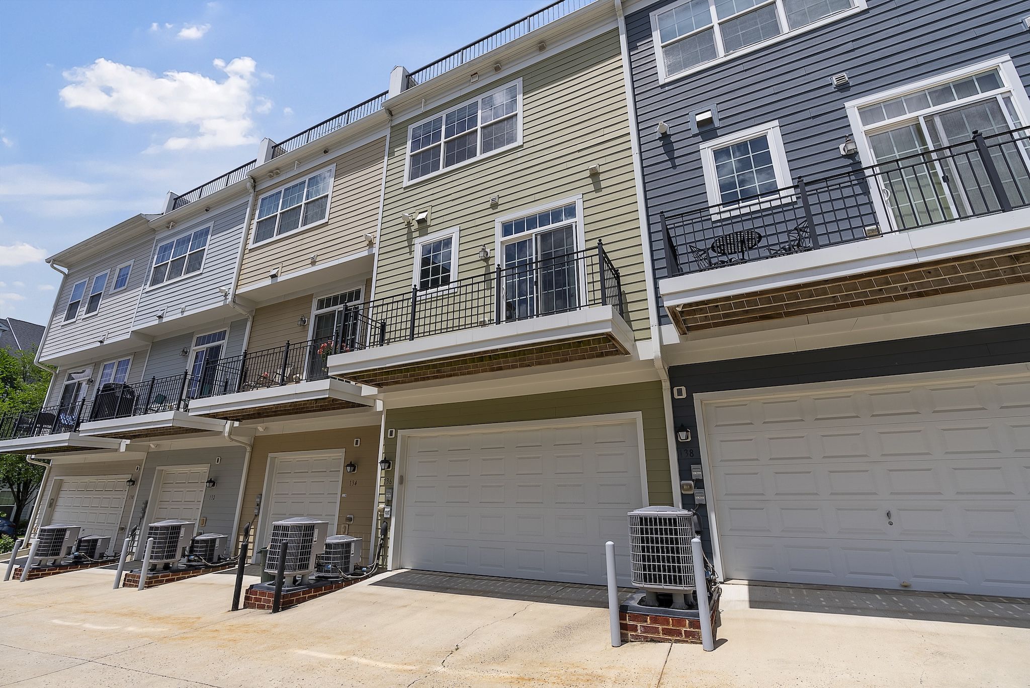 136 Linden 16