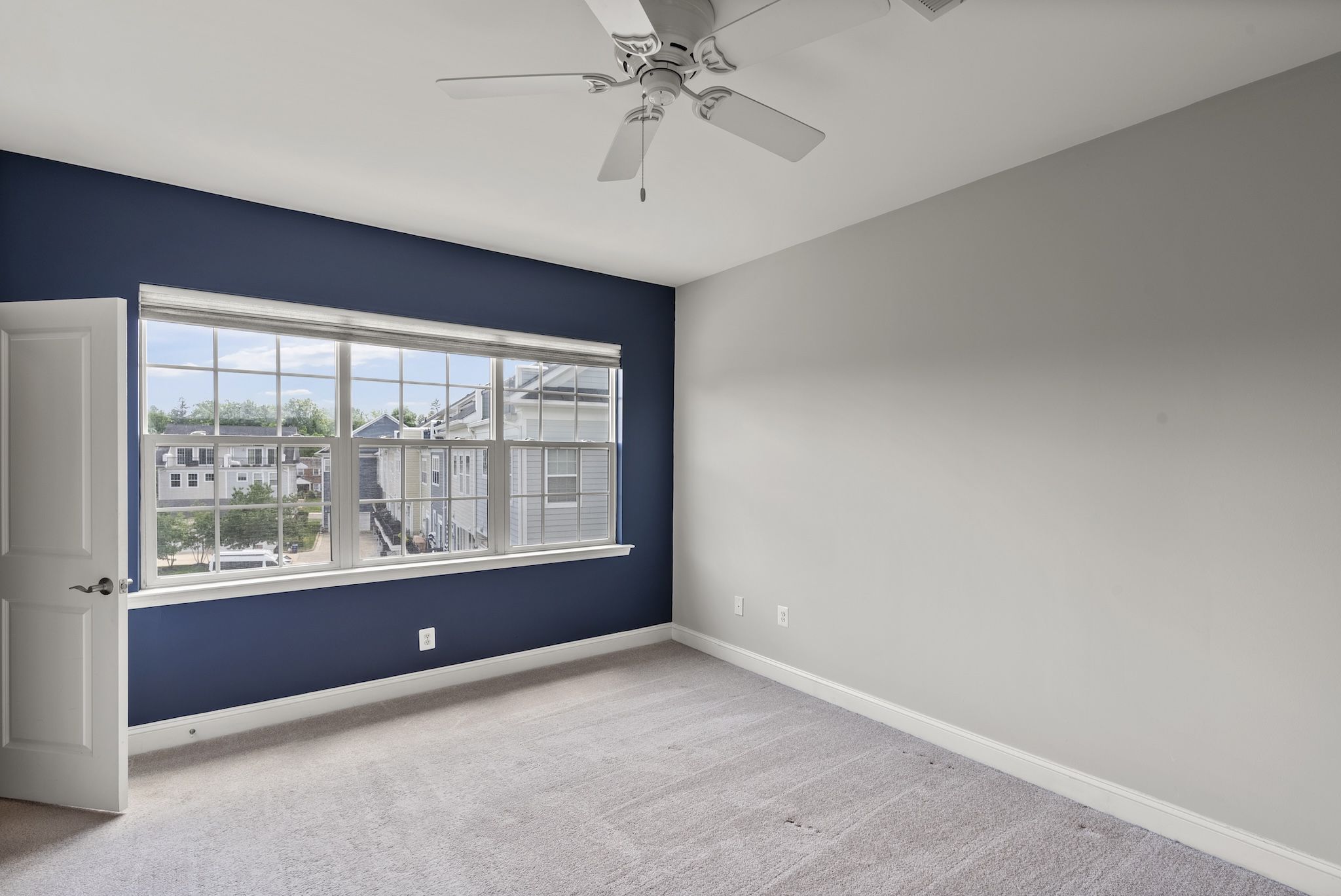 136 Linden 33