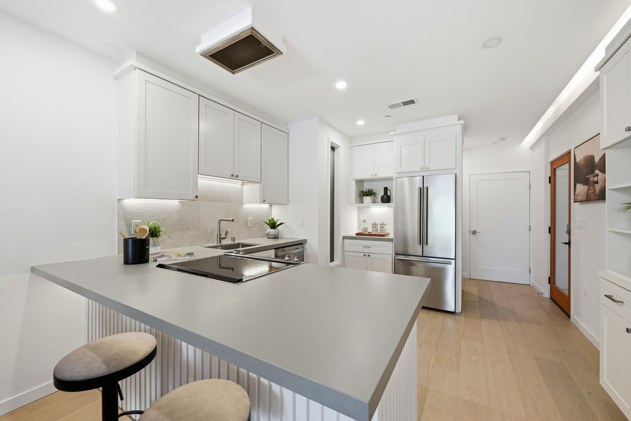 015_F8_136 Parnassus Ave