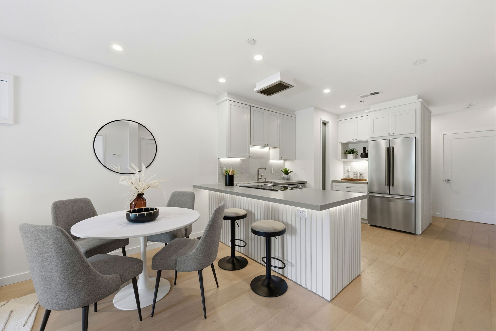 016_F8_136 Parnassus Ave