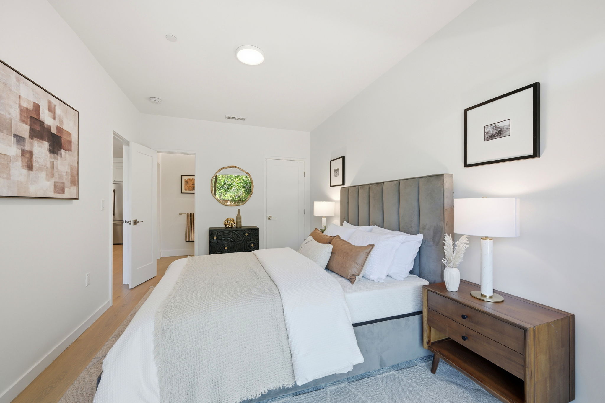 018_F8_136 Parnassus Ave