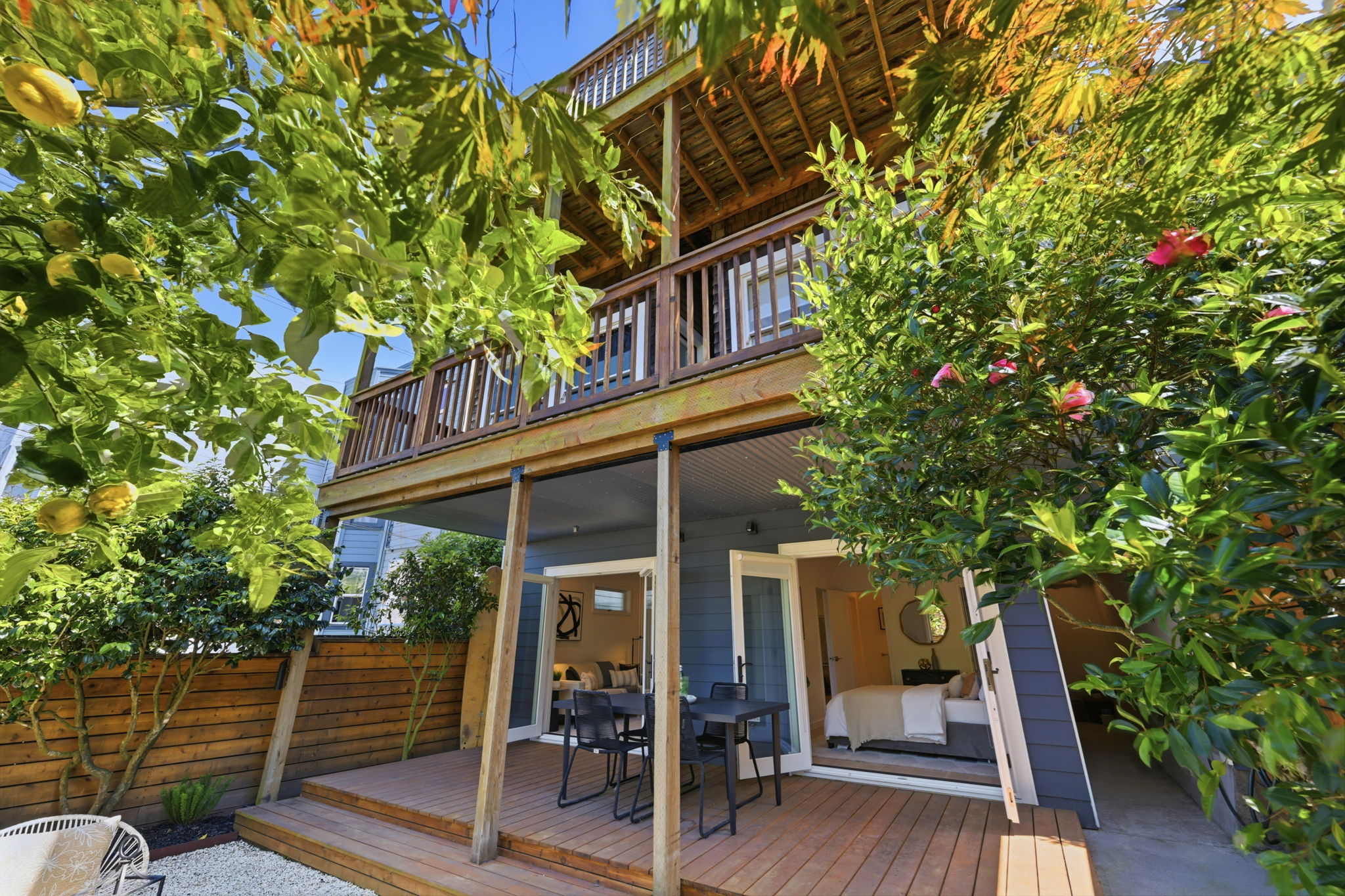 043_F8_136 Parnassus Ave